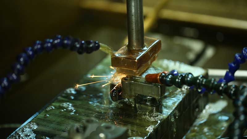 智慧之选：用数据说话，抗磨液压油如何提升整体OEE